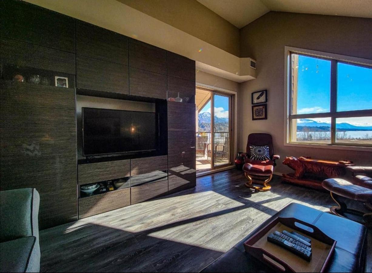 Mountain Getaway Condo - 5 Min Walk To The Beach! Invermere Kültér fotó