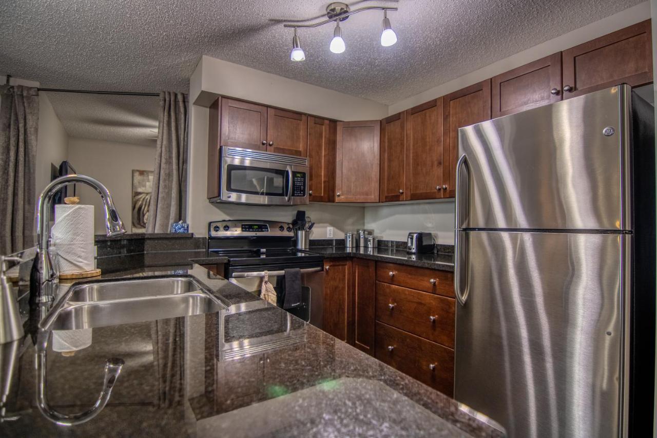 Mountain Getaway Condo - 5 Min Walk To The Beach! Invermere Kültér fotó