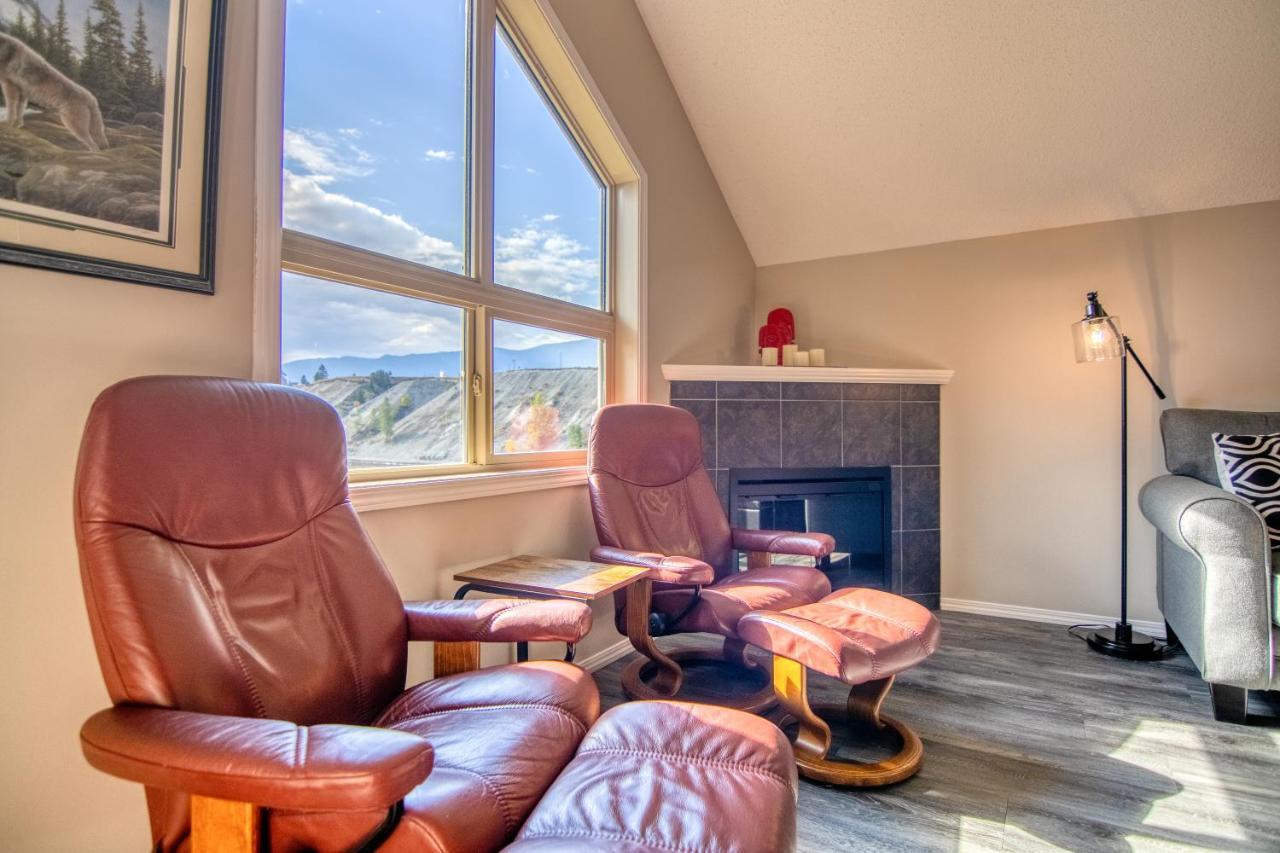 Mountain Getaway Condo - 5 Min Walk To The Beach! Invermere Kültér fotó