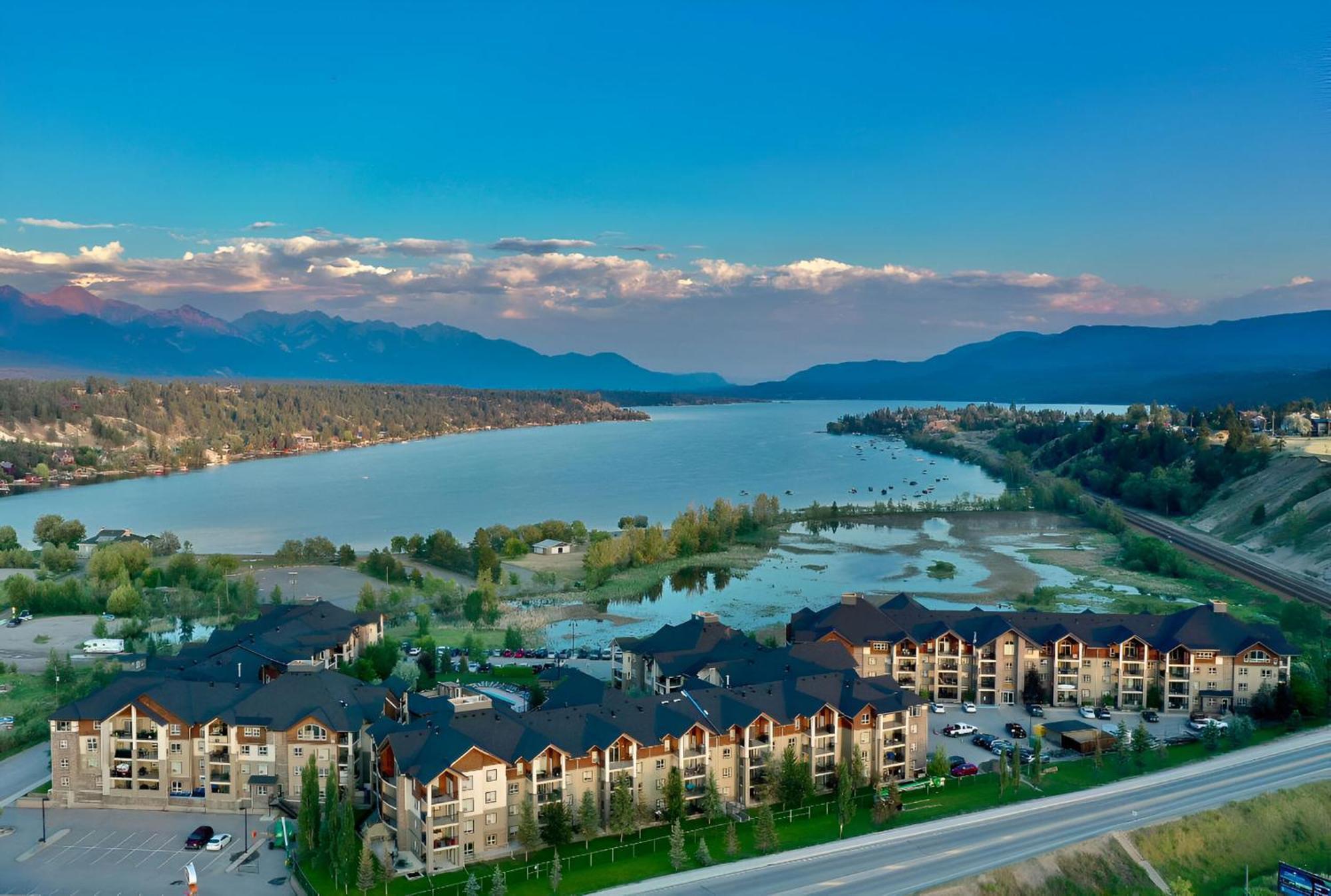 Mountain Getaway Condo - 5 Min Walk To The Beach! Invermere Kültér fotó