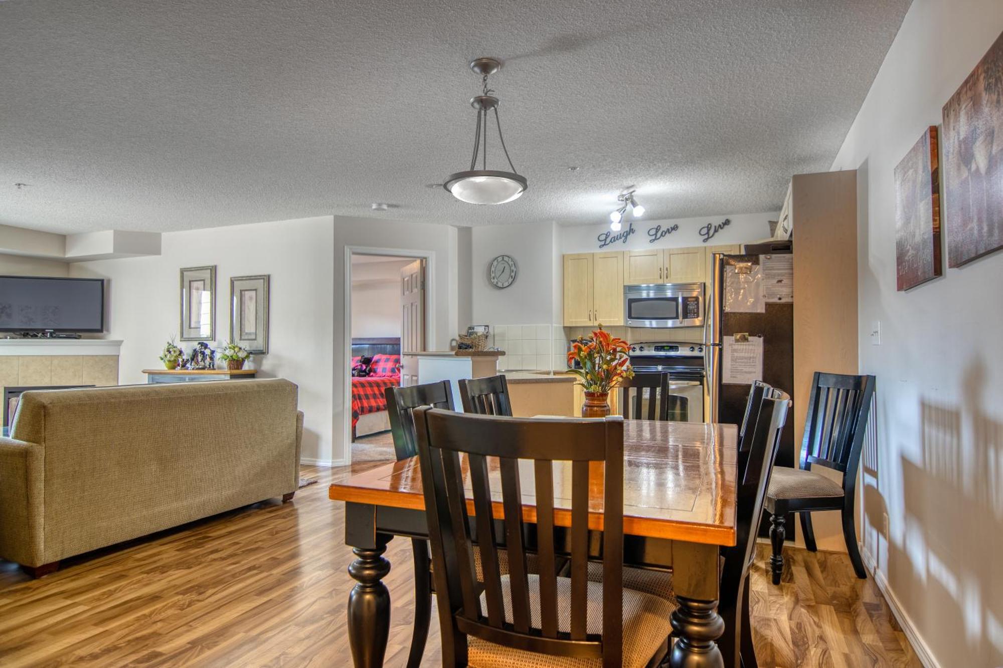 Mountain Getaway Condo - 5 Min Walk To The Beach! Invermere Kültér fotó