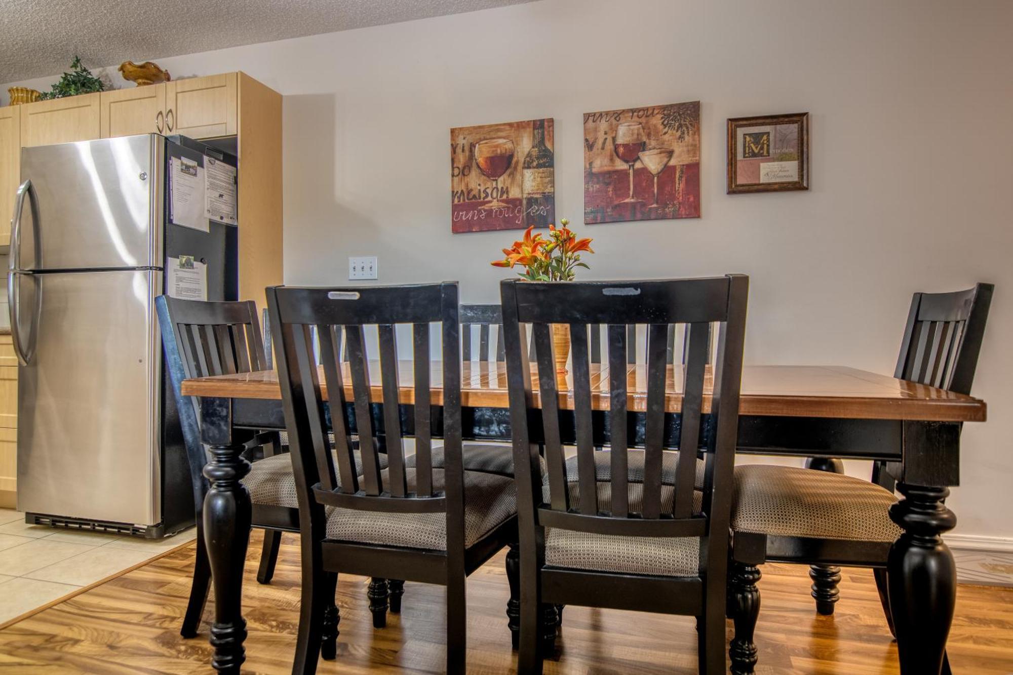 Mountain Getaway Condo - 5 Min Walk To The Beach! Invermere Kültér fotó